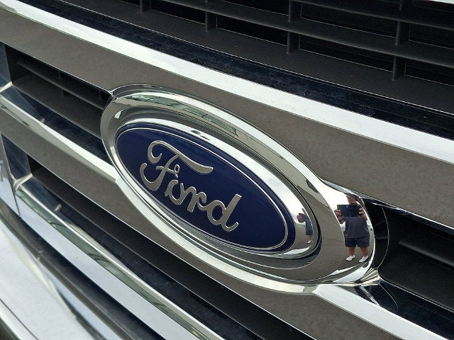 2023 Ford E-450SD Base DRW