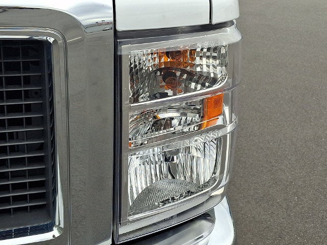 2023 Ford E-450SD Base DRW