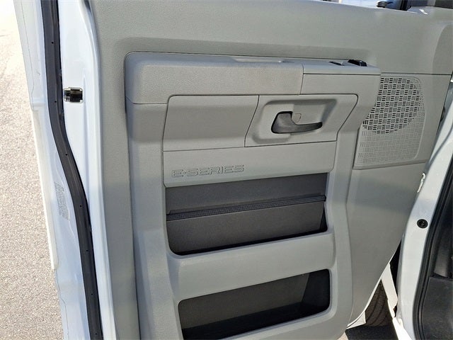 2024 Ford E-450SD 14' BOX TRUCK DRW