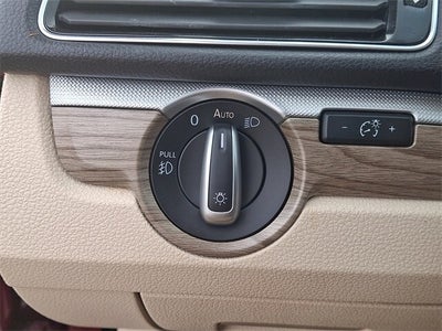 2018 Volkswagen Passat 2.0T SE