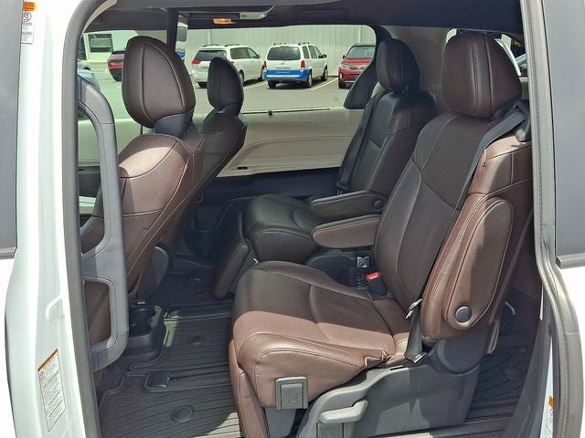 2023 Toyota Sienna Platinum 7 Passenger
