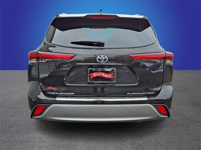 2022 Toyota Highlander Platinum