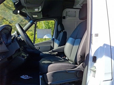 2025 Mercedes-Benz Sprinter 2500 Cargo 170 WB High Roof