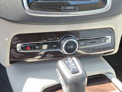 2019 Volvo XC90 T5 Momentum