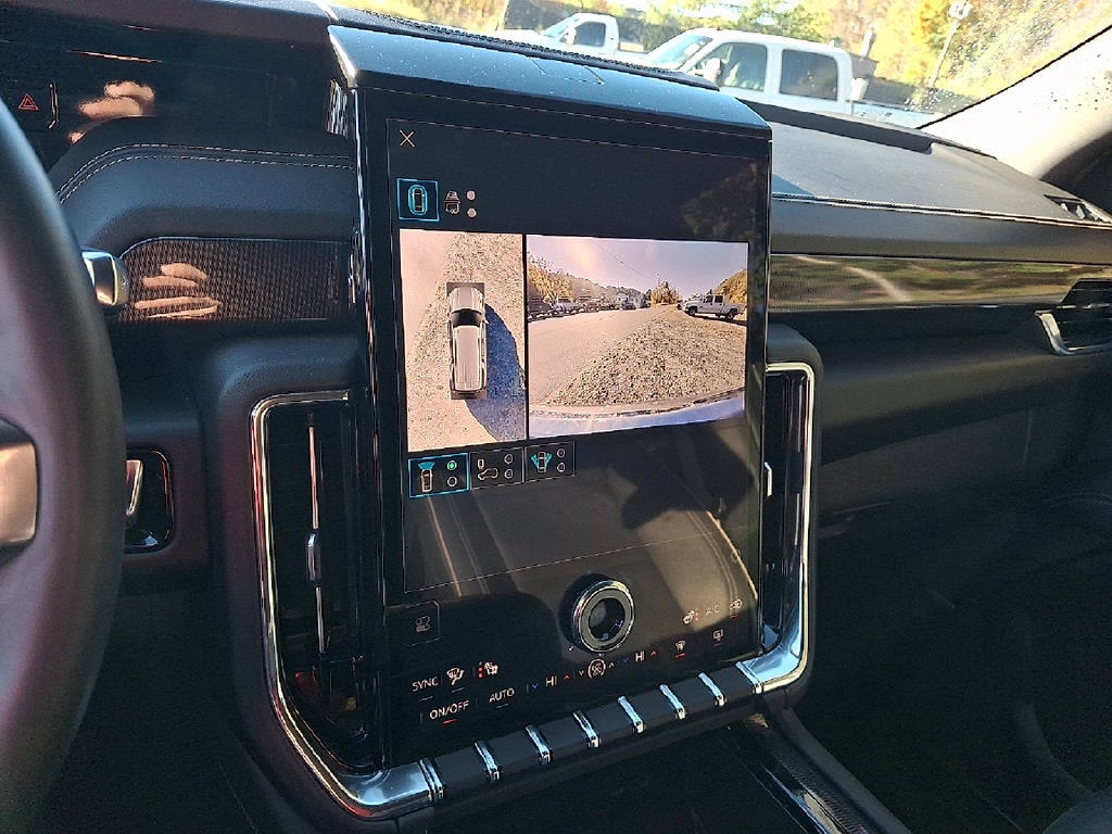 2025 GMC Yukon Elevation
