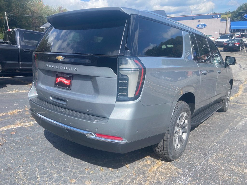 2025 Chevrolet Suburban LT