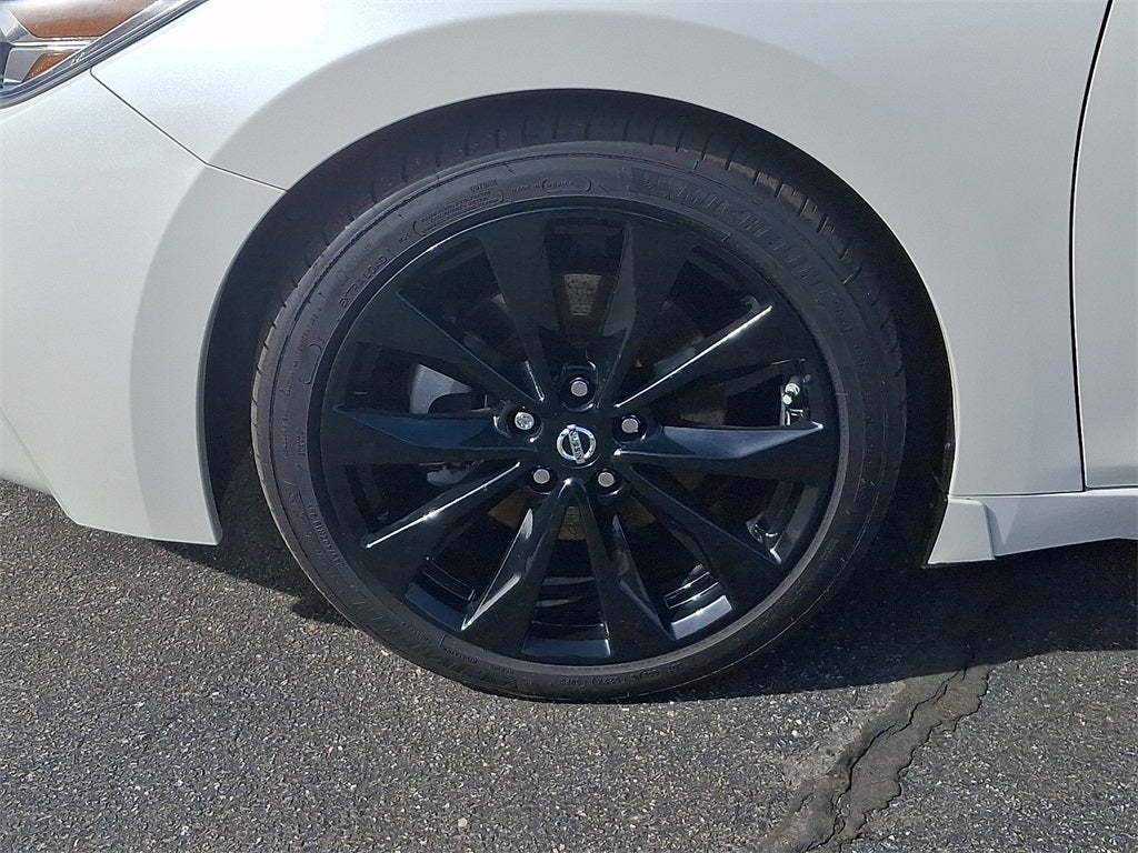 2017 Nissan Maxima SR