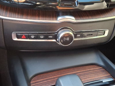 2023 Volvo XC60 B5 Plus Dark Theme