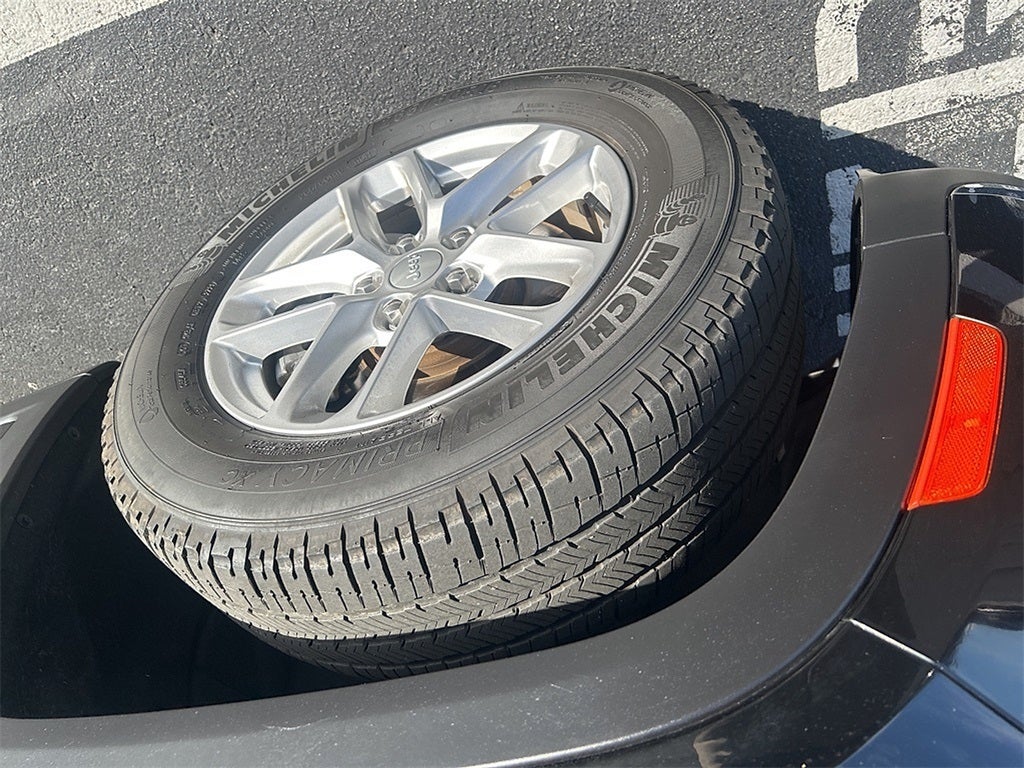 2022 Jeep Grand Cherokee L Laredo 4x4