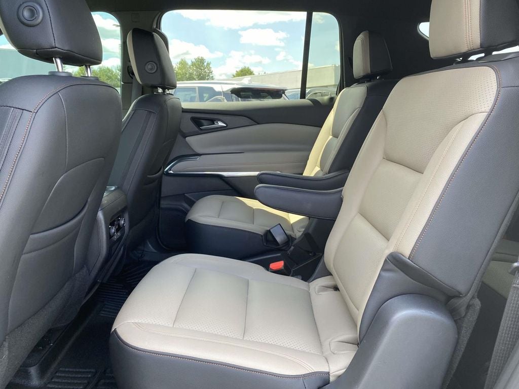 2025 Chevrolet Traverse FWD LT
