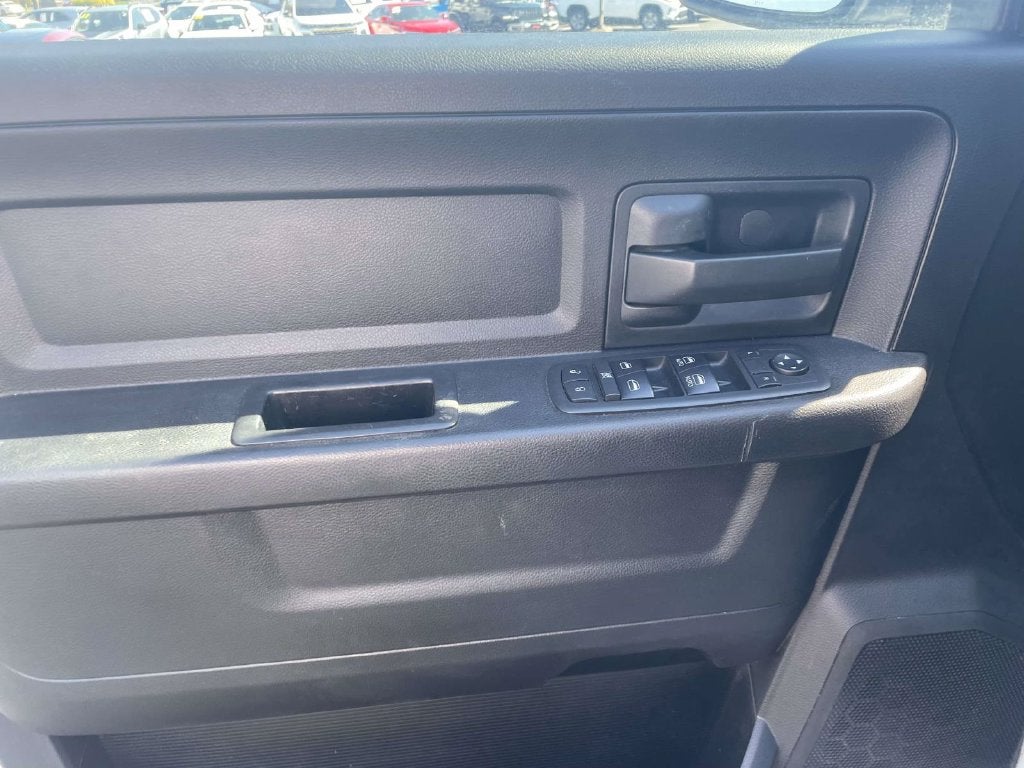 2018 RAM 2500 Tradesman Crew Cab 4x4 6'4' Box