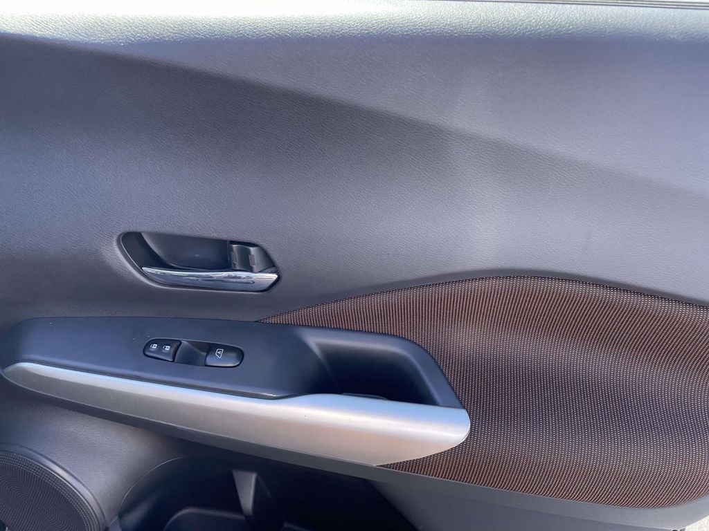 2019 Nissan Kicks SR