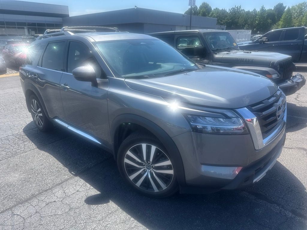 2024 Nissan Pathfinder Platinum