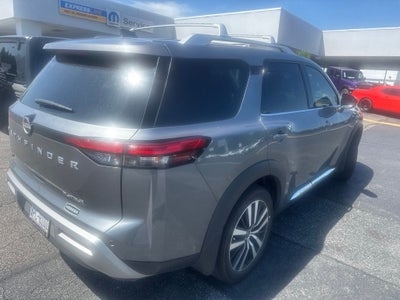 2024 Nissan Pathfinder Platinum