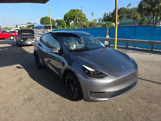 2024 Tesla Model Y Long Range Single Motor Rear-Wheel Drive