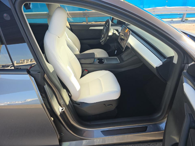 2024 Tesla Model Y Long Range Single Motor Rear-Wheel Drive