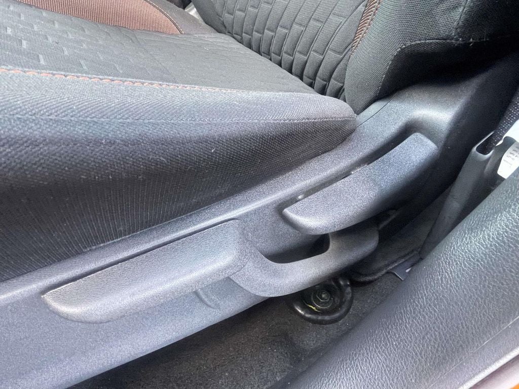 2022 Nissan Kicks SR