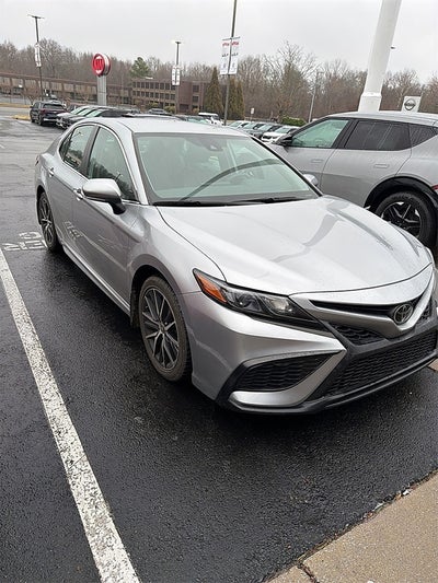 2022 Toyota Camry SE