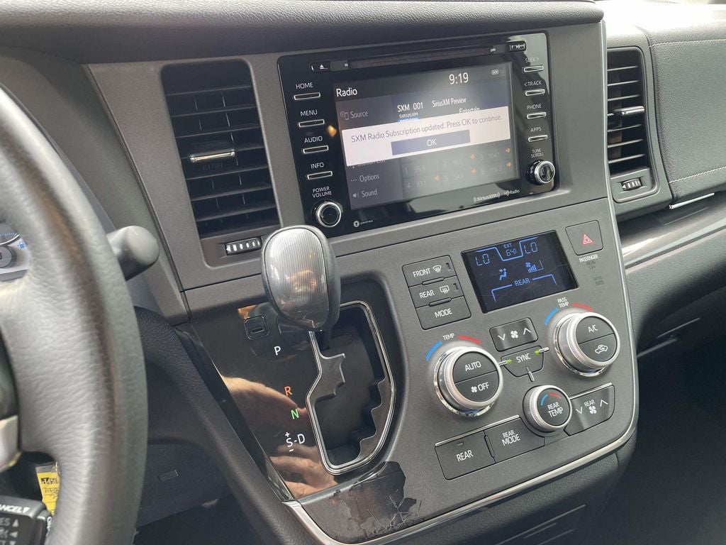 2018 Toyota Sienna SE 8 Passenger