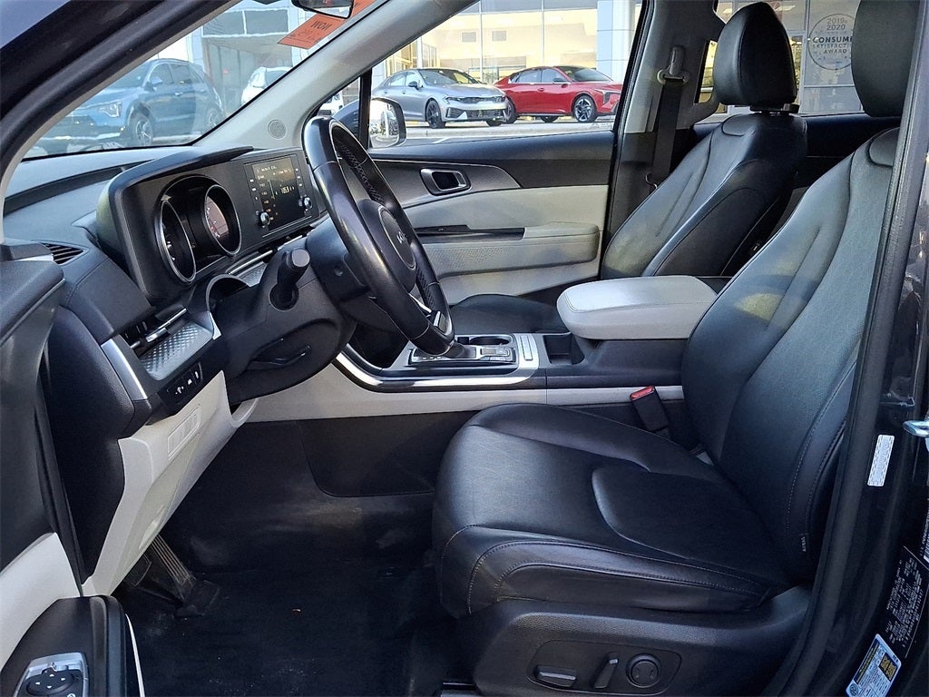 2023 Kia Carnival LX