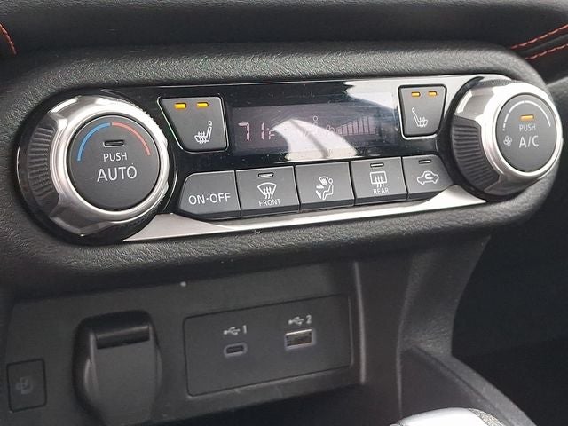 2024 Nissan Versa 1.6 SR