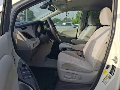 2020 Toyota Sienna LE 8 Passenger