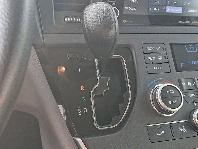 2020 Toyota Sienna LE 8 Passenger