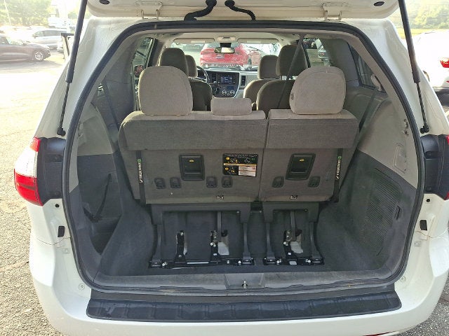 2020 Toyota Sienna LE 8 Passenger