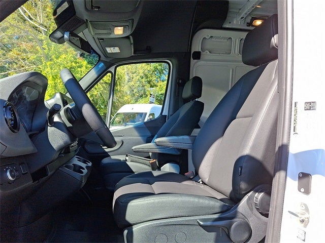 2025 Mercedes-Benz Sprinter 2500 Cargo 170 WB High Roof