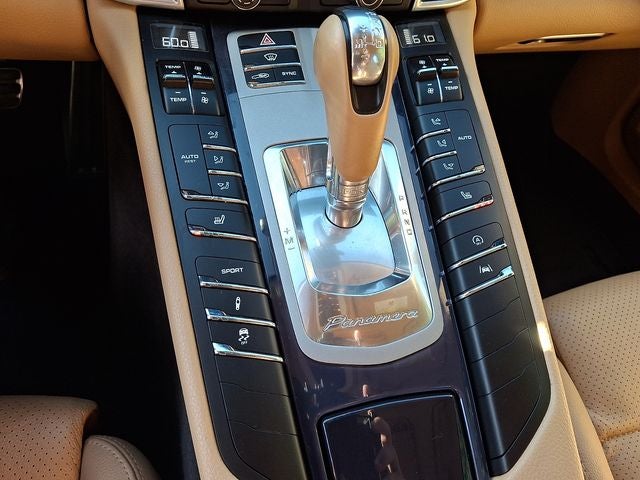 2016 Porsche Panamera Edition