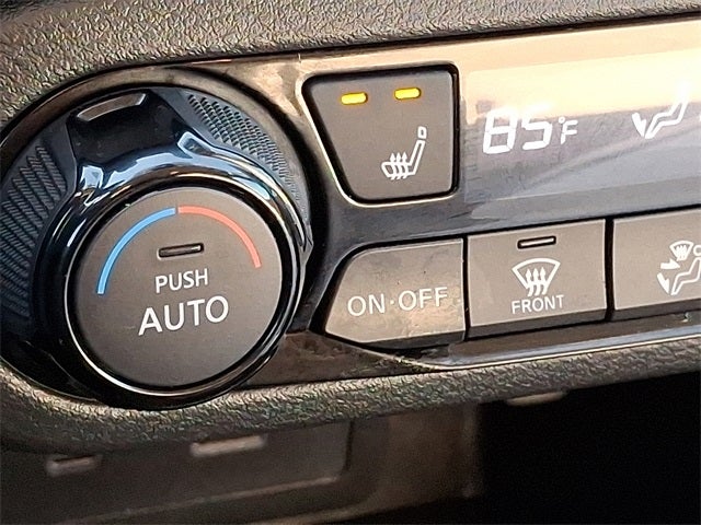 2021 Nissan Kicks SR