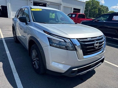 2024 Nissan Pathfinder S