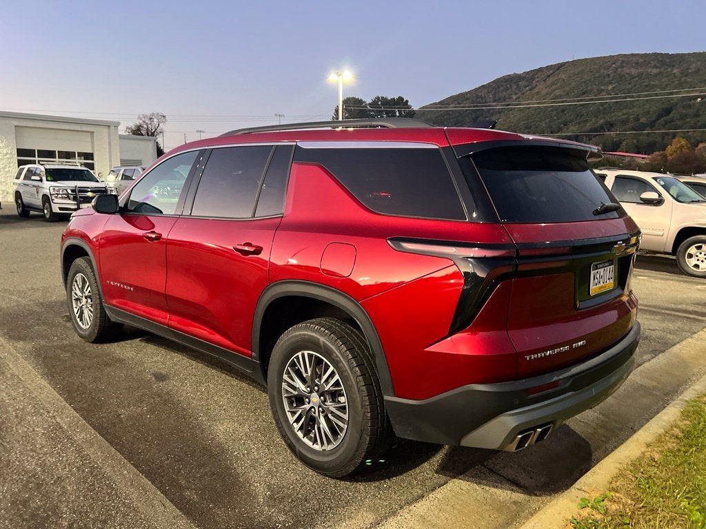 2025 Chevrolet Traverse LT 2LT