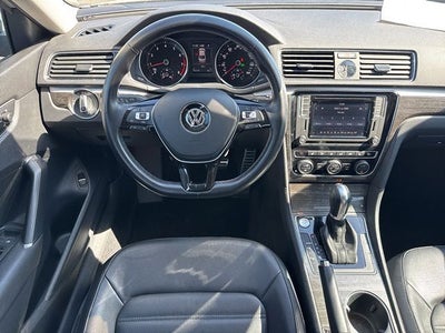 2017 Volkswagen Passat SEL Premium