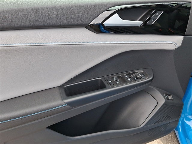 2024 Volkswagen Taos 1.5T SE Black