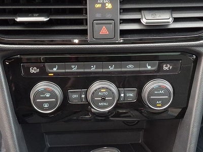 2024 Volkswagen Taos 1.5T SE Black