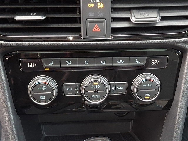 2024 Volkswagen Taos 1.5T SE Black