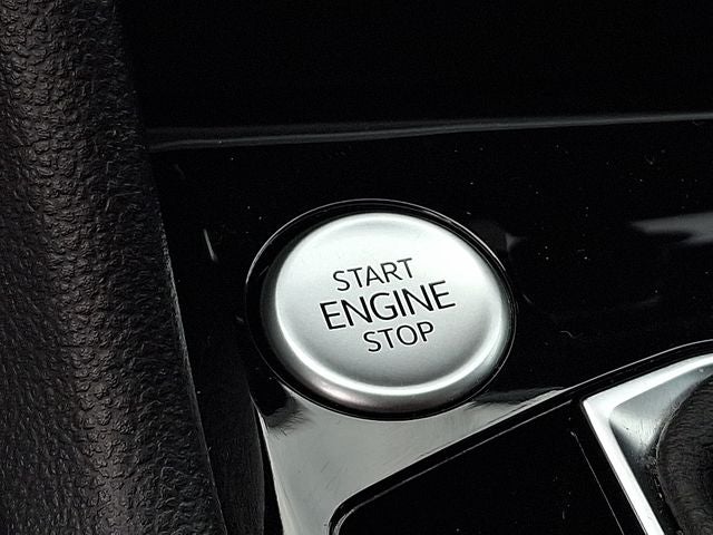 2024 Volkswagen Taos 1.5T SE Black