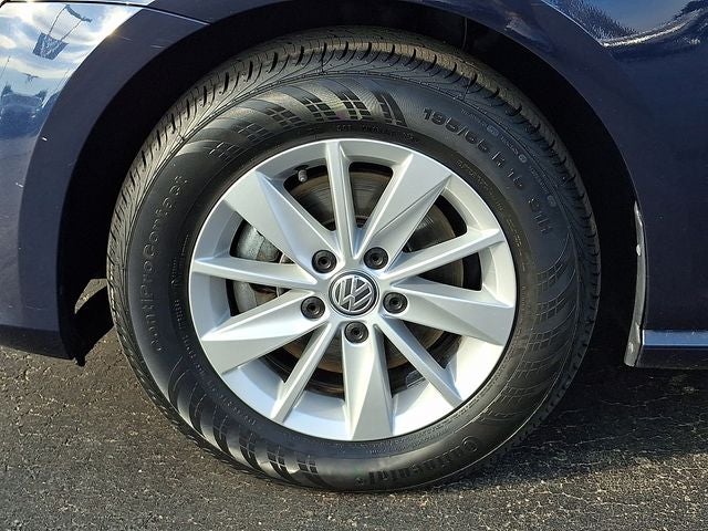 2017 Volkswagen Golf SportWagen S