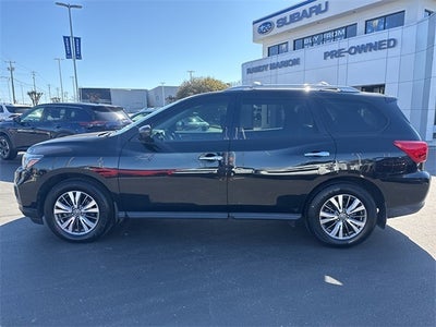 2020 Nissan Pathfinder SV