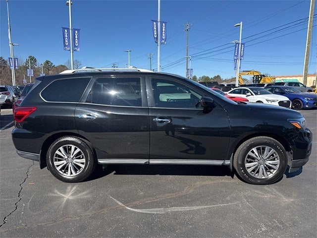 2020 Nissan Pathfinder SV