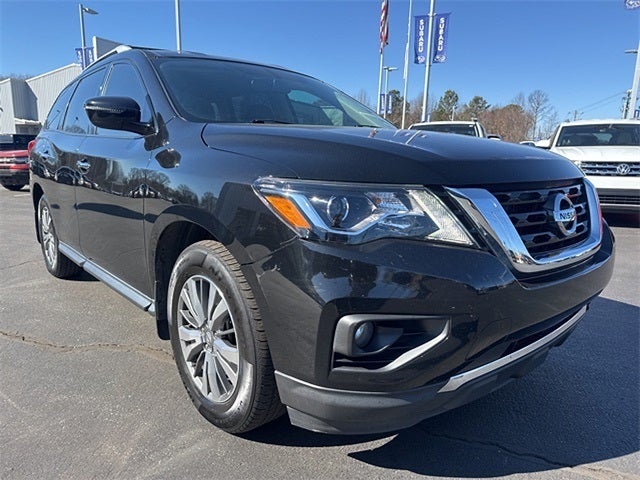 2020 Nissan Pathfinder SV