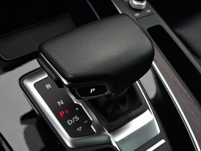 2024 Audi Q5 45 S line Premium quattro