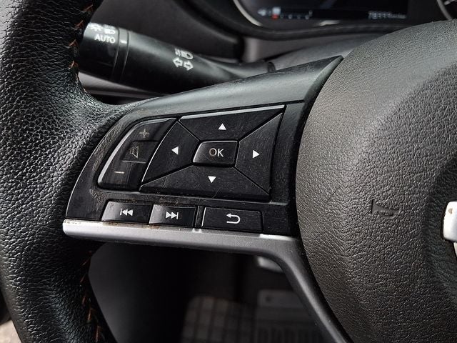 2022 Nissan Versa 1.6 SR