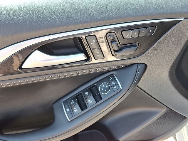 2018 INFINITI QX30 Premium