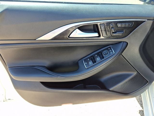 2018 INFINITI QX30 Premium