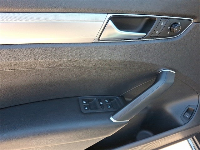 2018 Volkswagen Passat 2.0T R-Line