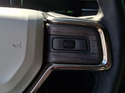 2025 Rivian R1S Adventure
