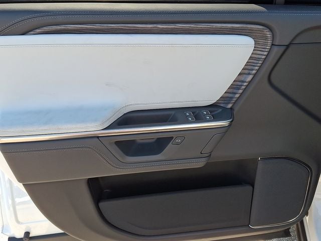2025 Rivian R1S Adventure