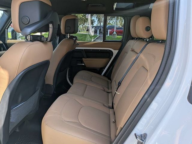2025 Land Rover Defender 110 X-Dynamic SE